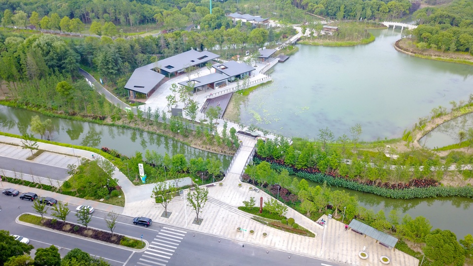 forest park west entry breaking barriers to connect neighborhood landscape infrastructure china by plat studio