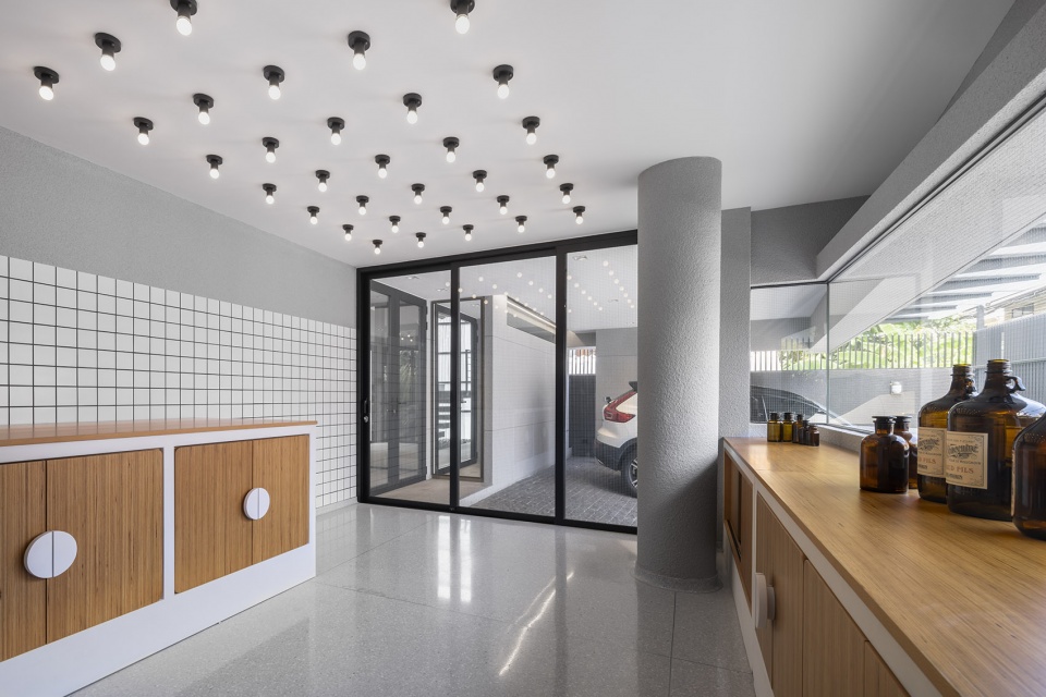 55 Sathorn house by Kuanchanok Pakavaleetorn Architects