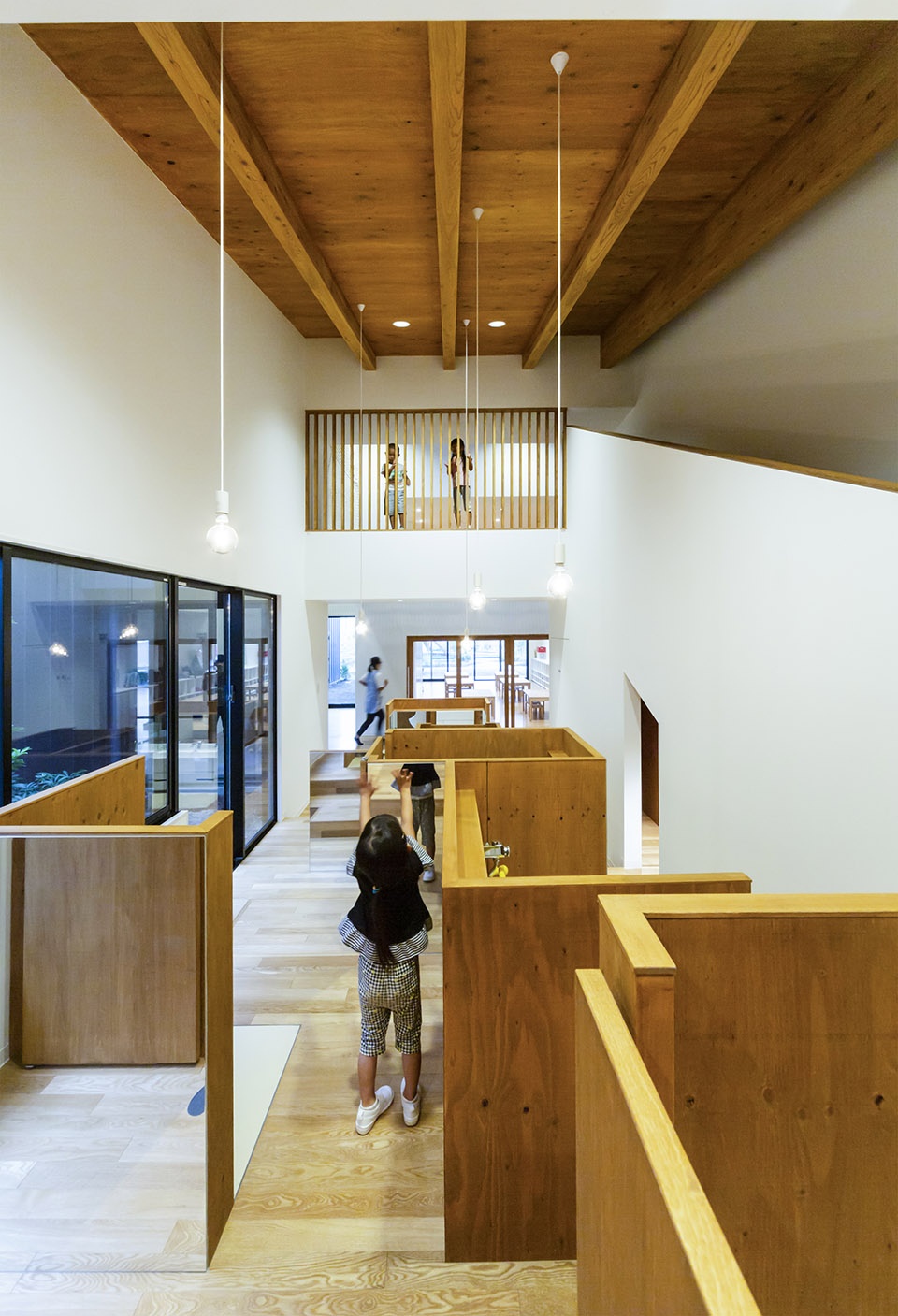 OM Nursery by HIBINOSEKKEI Youji no Shiro KIDS DESIGN LABO