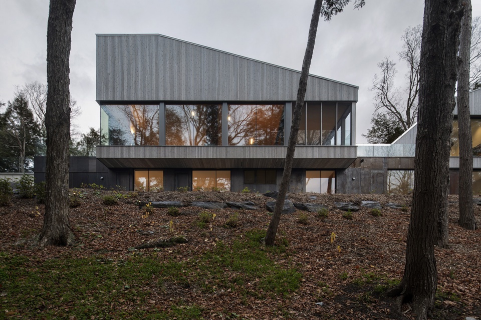 memphremagog lake house by naturehumaine