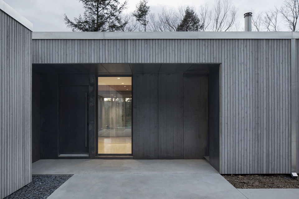 memphremagog lake house by naturehumaine