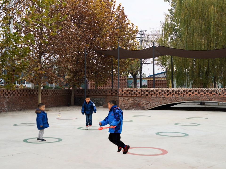 A Public Stage in Gaoliying Yicun Village by RENGARCH KEYWORKS