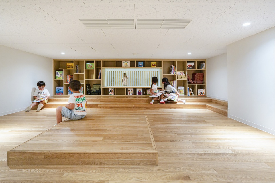 OM Nursery by HIBINOSEKKEI Youji no Shiro KIDS DESIGN LABO