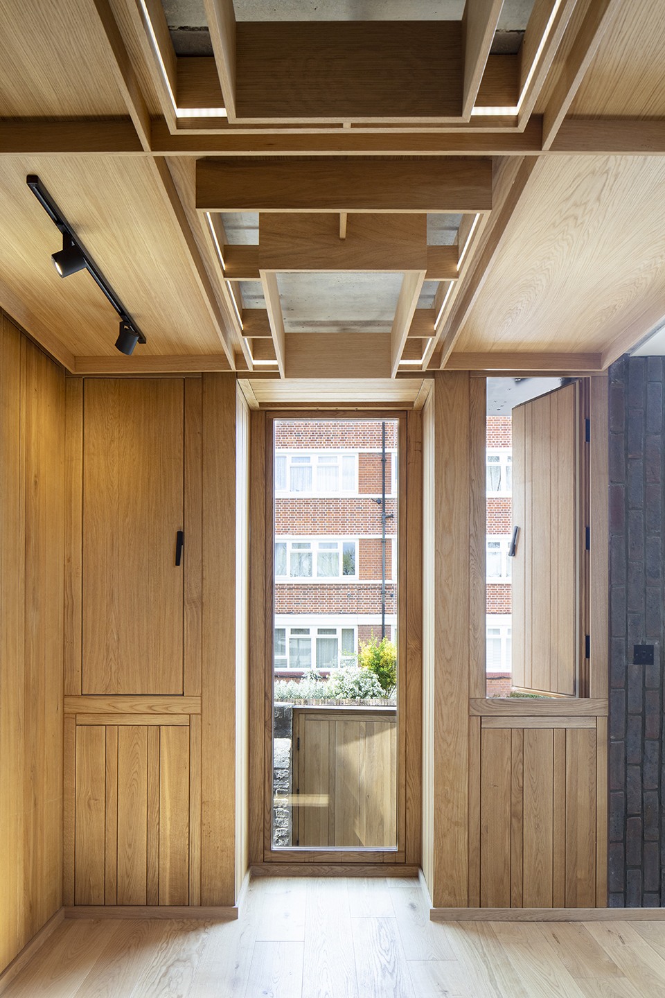 southwark brick house by satish jassal architects
