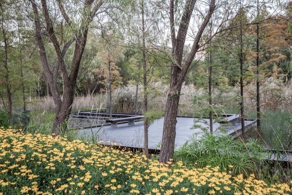 forest park west entry breaking barriers to connect neighborhood landscape infrastructure china by plat studio