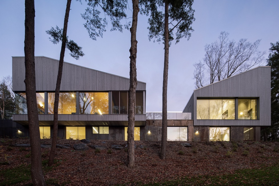 memphremagog lake house by naturehumaine