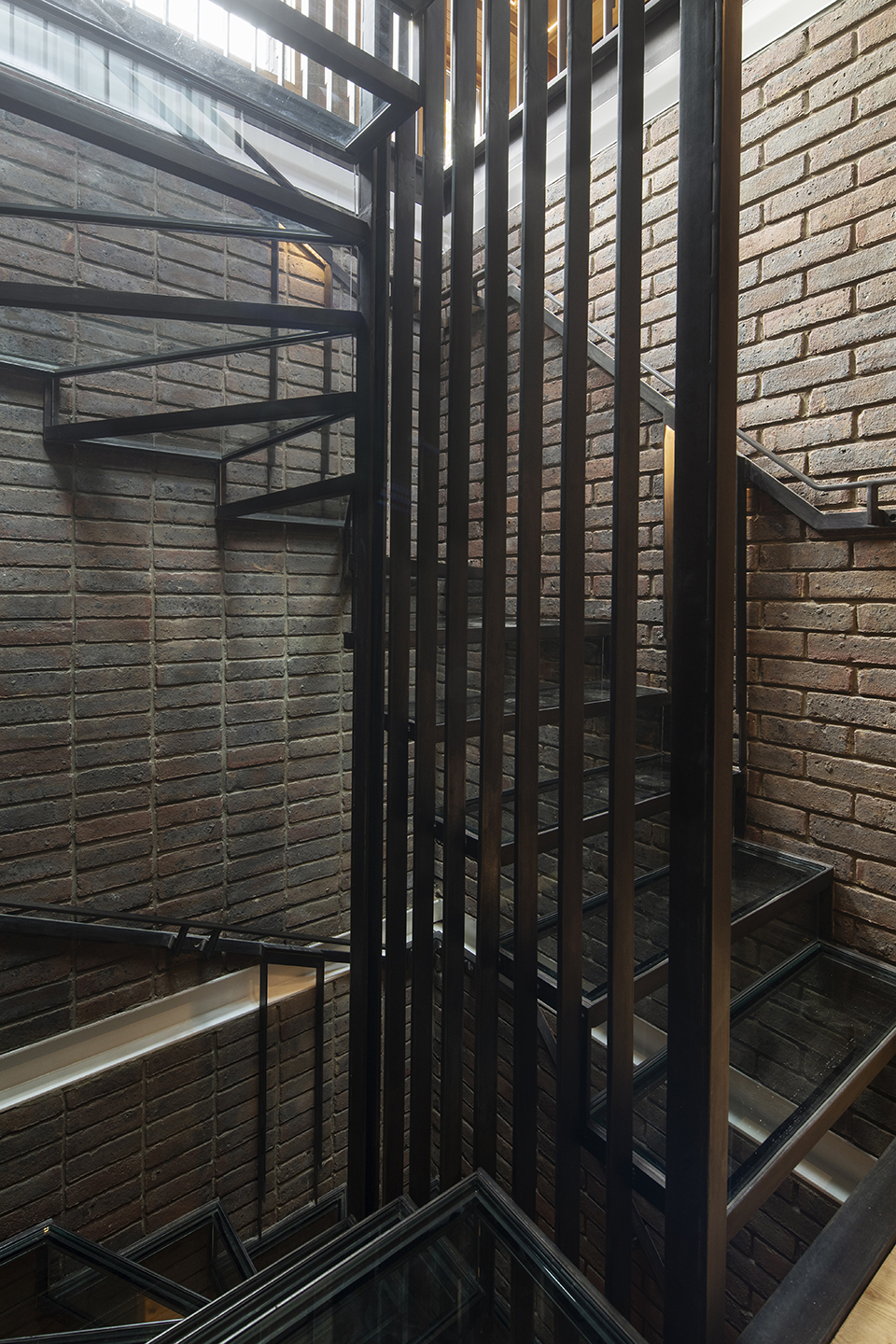 southwark brick house by satish jassal architects