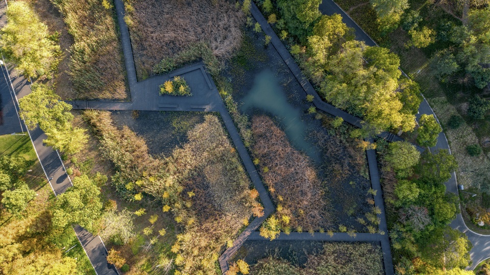 forest park west entry breaking barriers to connect neighborhood landscape infrastructure china by plat studio