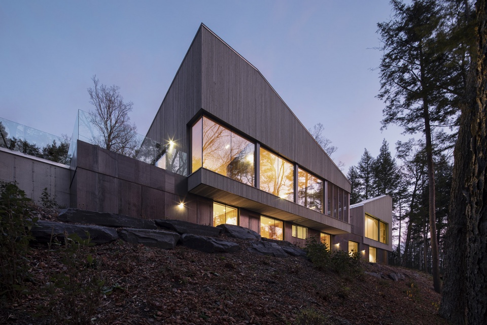 memphremagog lake house by naturehumaine
