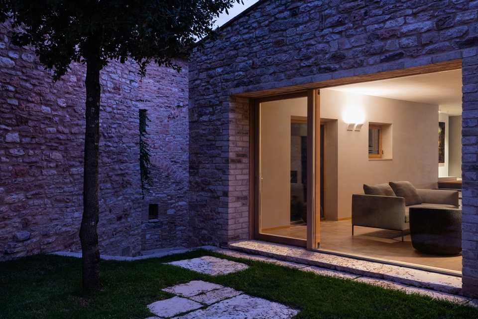 casa ar by alessandro bulletti