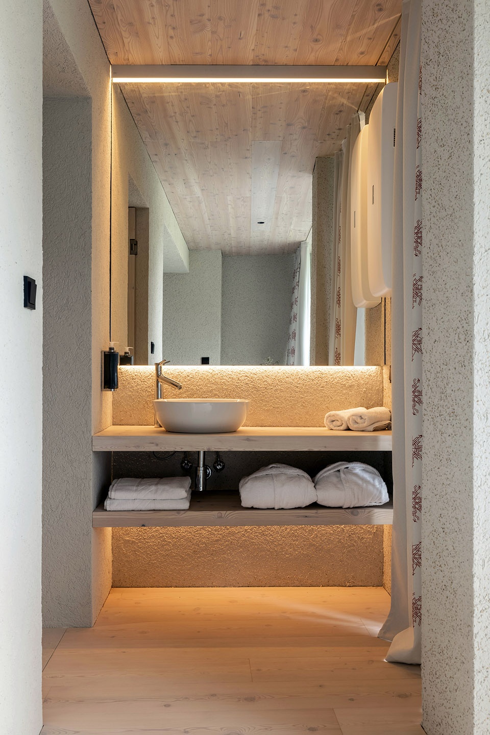HOTEL BOHINJ REVITALISED by OFIS arhitekti