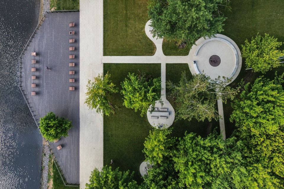 Park on the banks of the moskva river WOWHAUS
