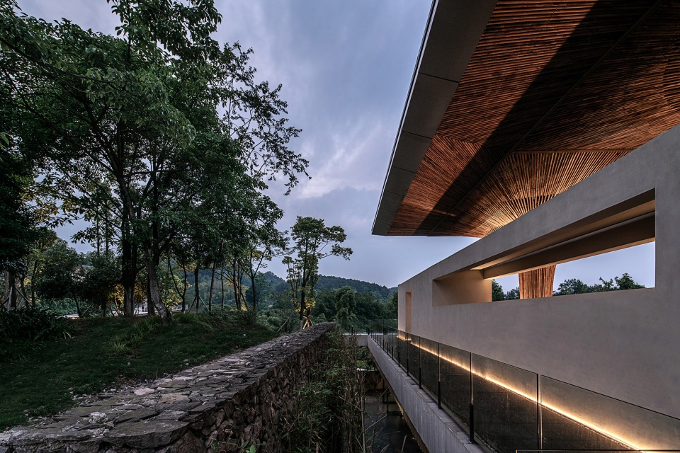 MUNWOOD RESORT China by LEW ASSOCIATES