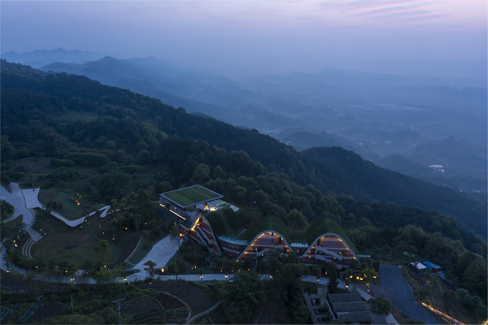 MUNWOOD RESORT China by LEW ASSOCIATES