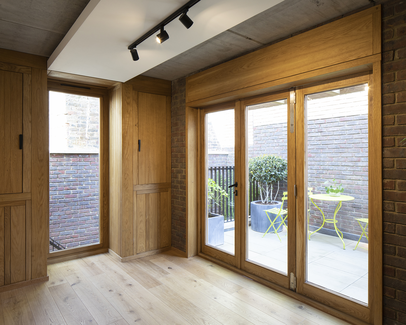 southwark brick house by satish jassal architects
