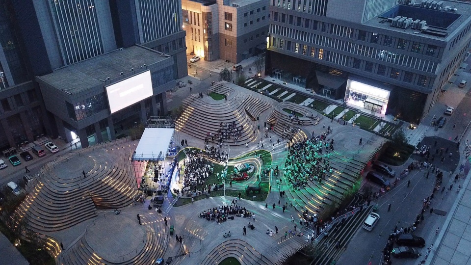 竹之山丘–天津智慧山山丘广场原地建筑