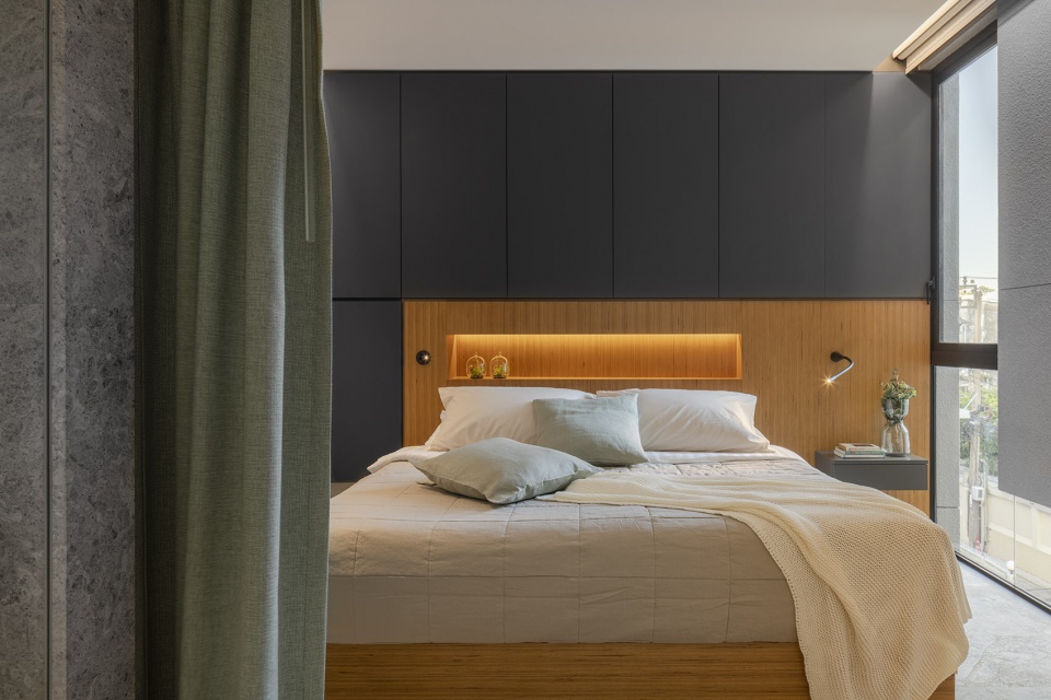 55 Sathorn house by Kuanchanok Pakavaleetorn Architects