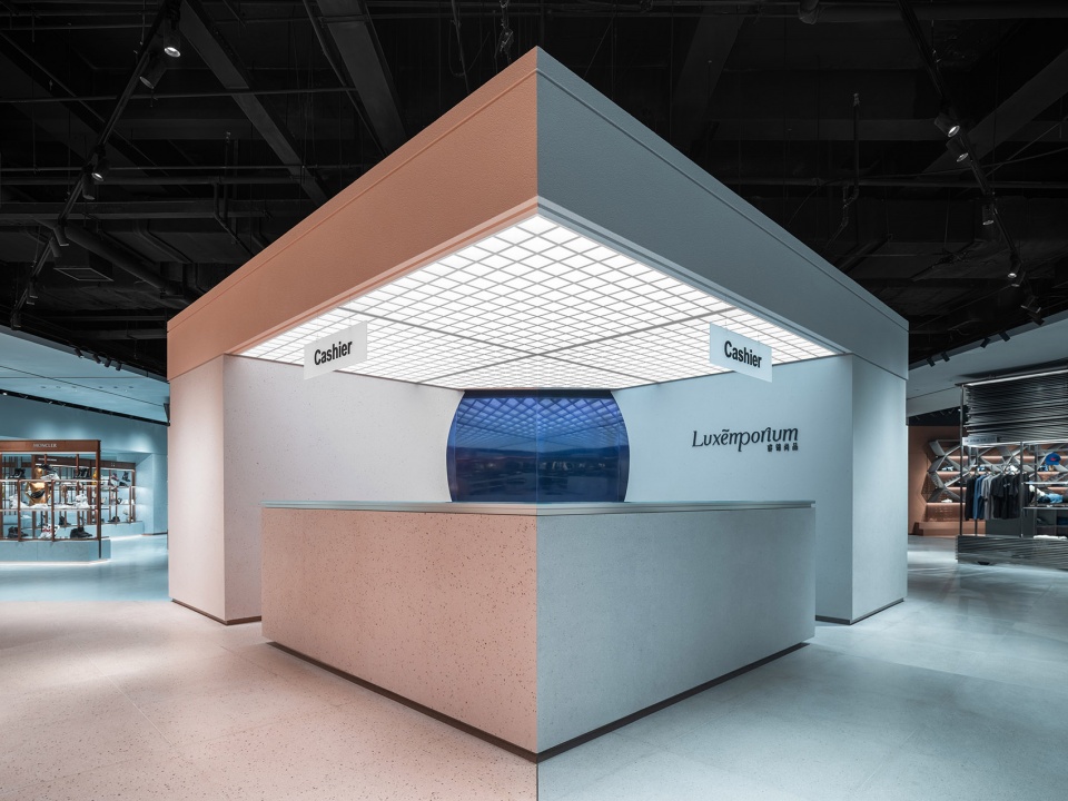 Luxemporium Studio Ten