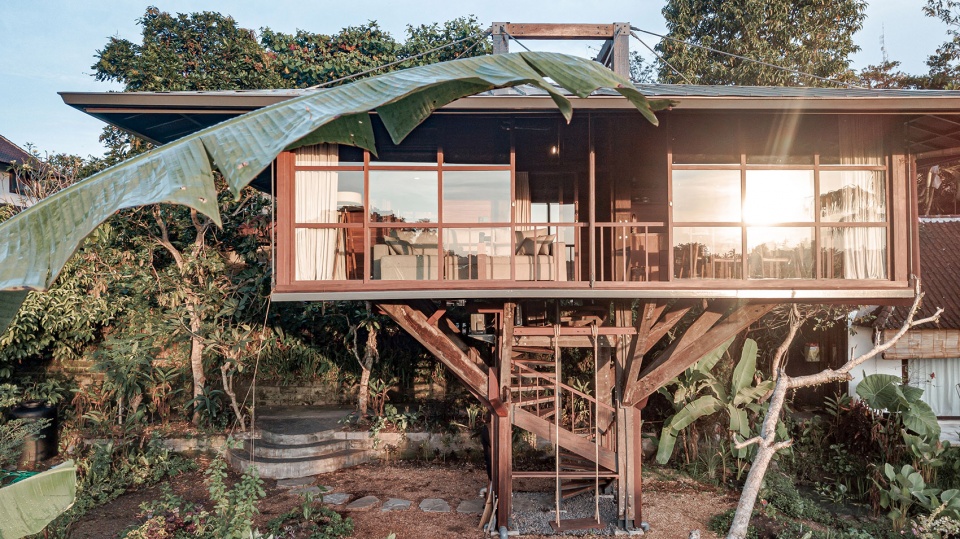 Treehouse C Stilt Studios