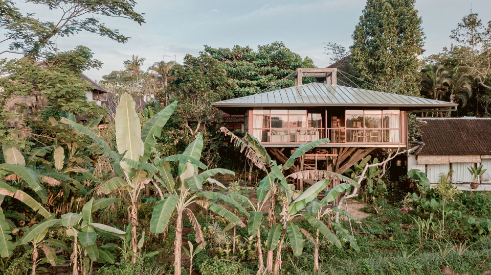Treehouse C Stilt Studios