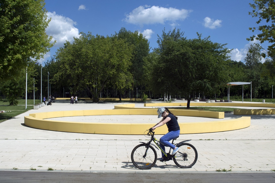 Park on the banks of the moskva river WOWHAUS