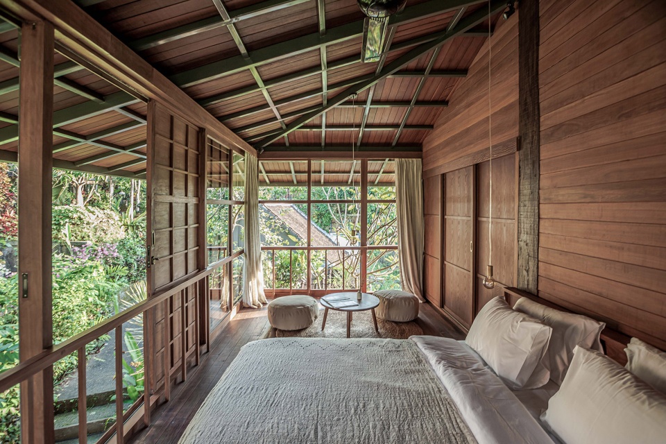 Treehouse C Stilt Studios