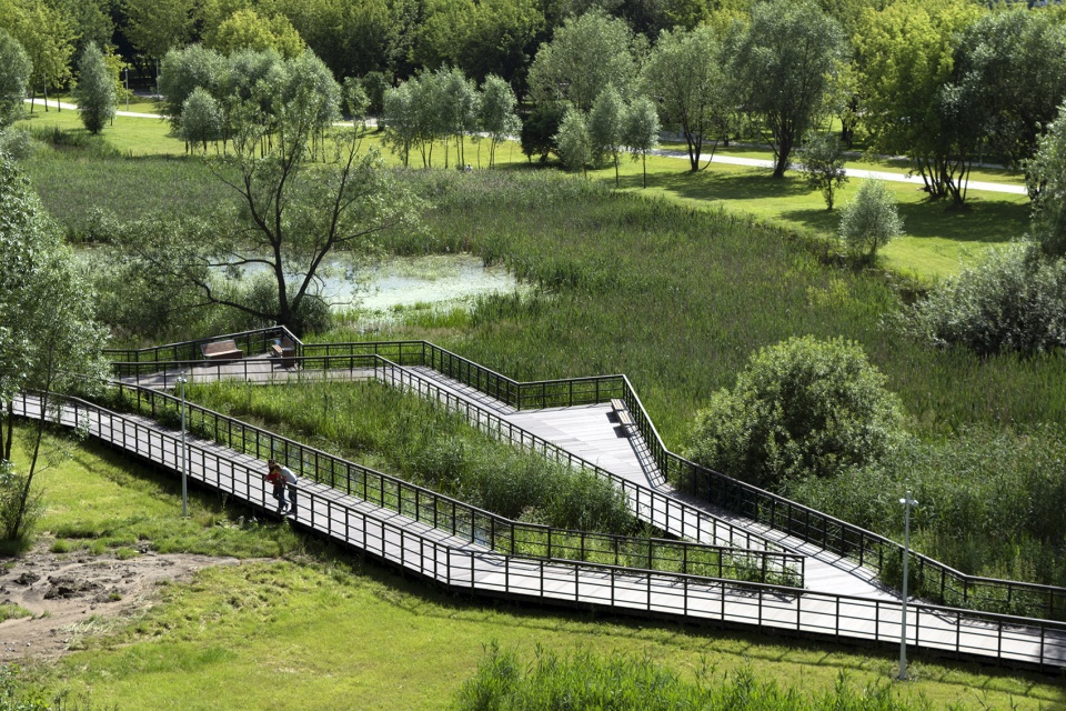 Park on the banks of the moskva river WOWHAUS