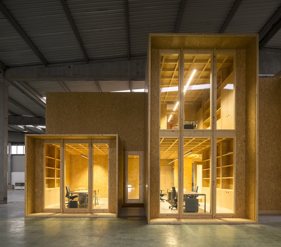 Containers made in wood Carlos Castanheira