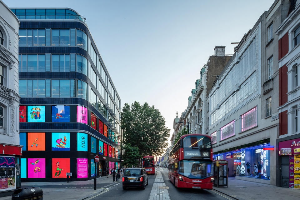 gold by thierry noir