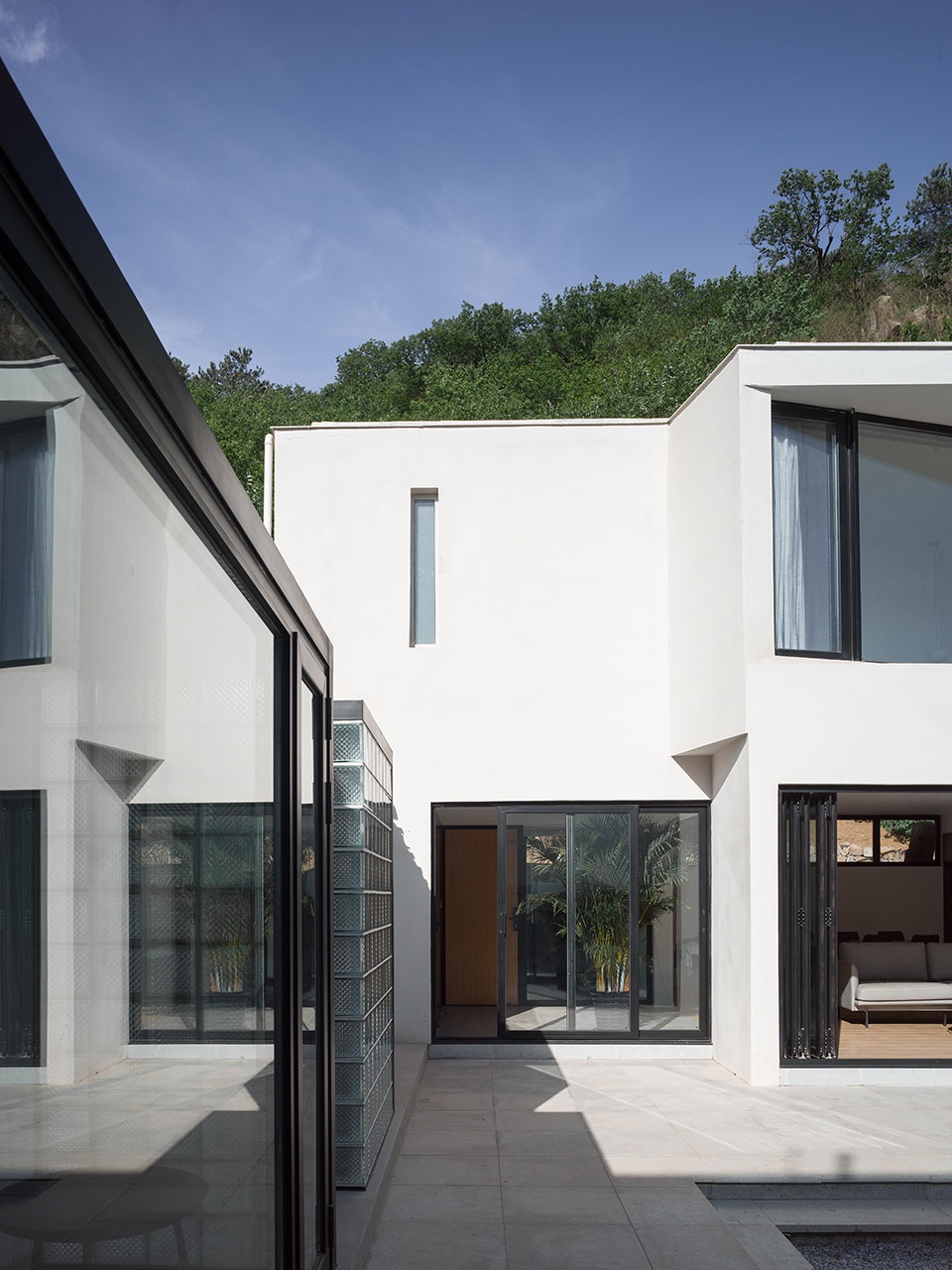 Mountain courtyard OEO