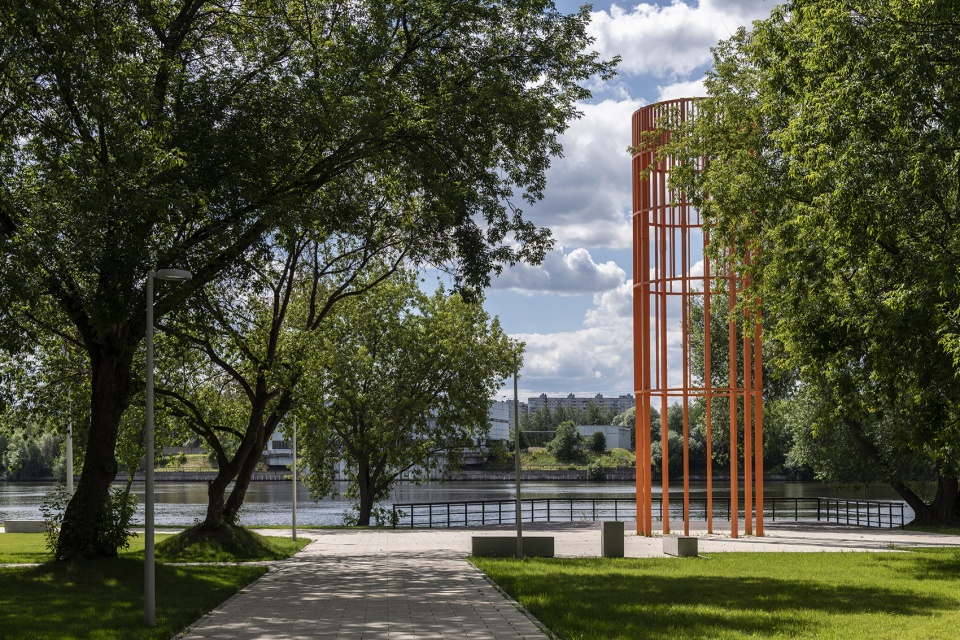 Park on the banks of the moskva river WOWHAUS