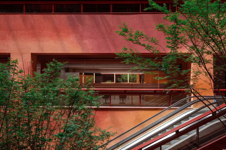 上海z Zest美发沙龙闯入赤红色的旭辉天地