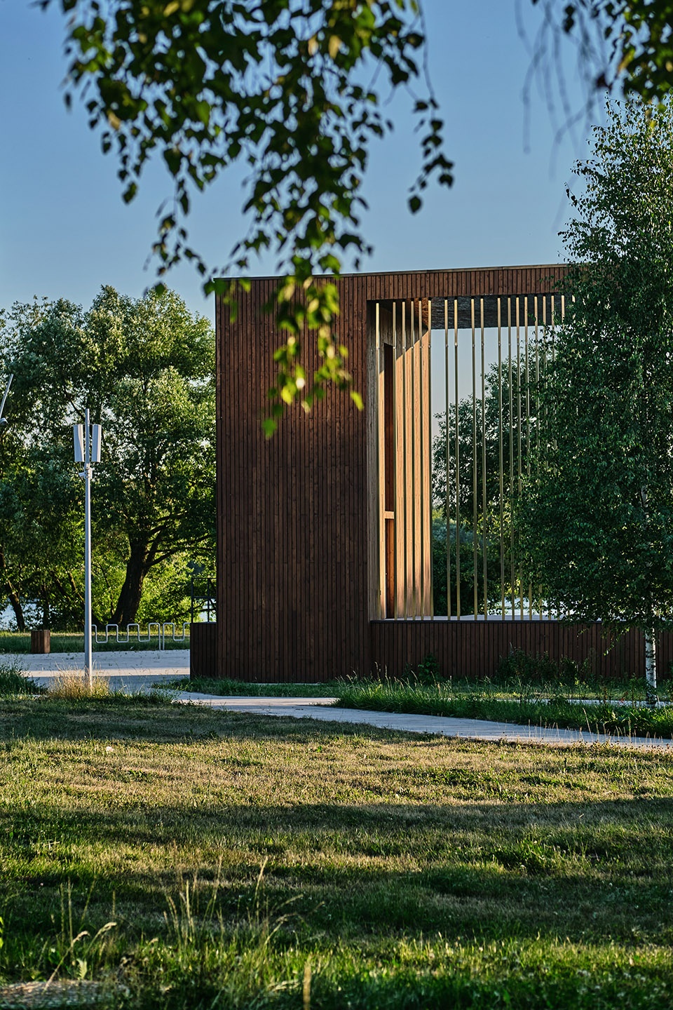 Park on the banks of the moskva river WOWHAUS