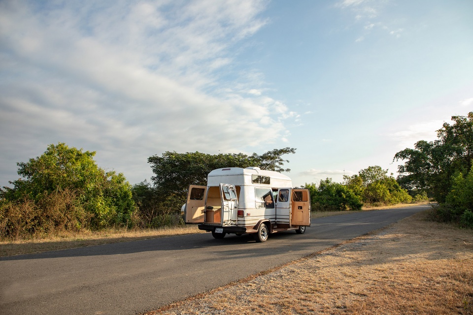 dodo van ecuador by jag studio