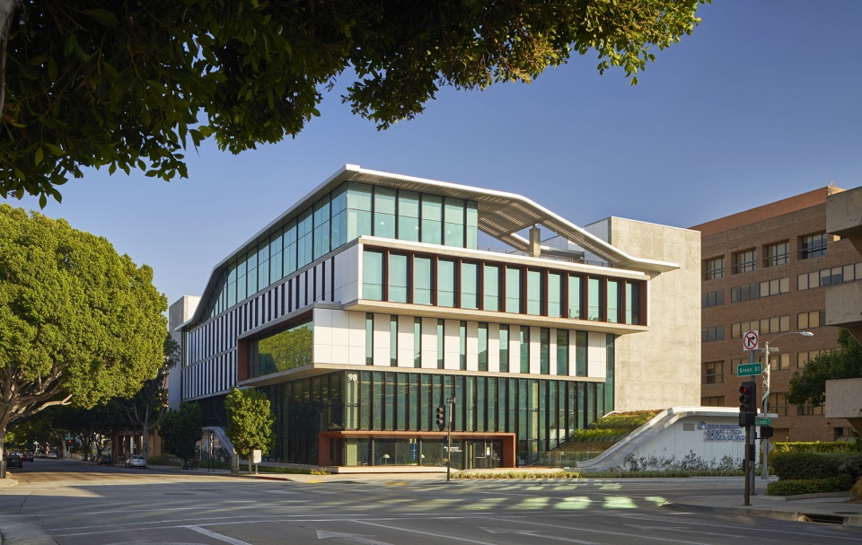 Kaiser Permanente Bernard J Tyson School of Medicine by Yazdani Studio of CannonDesign