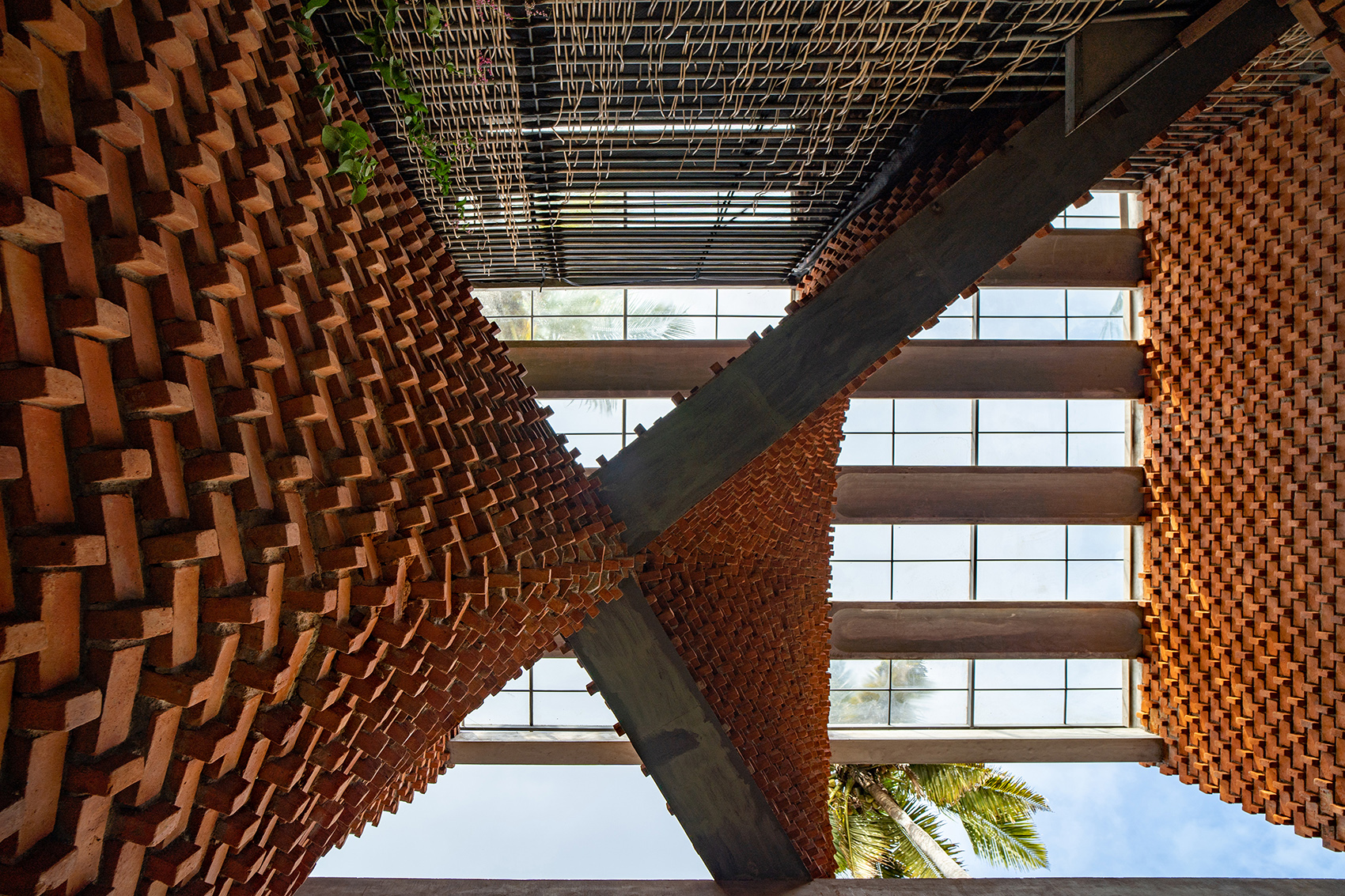pirouette house by wallmakers