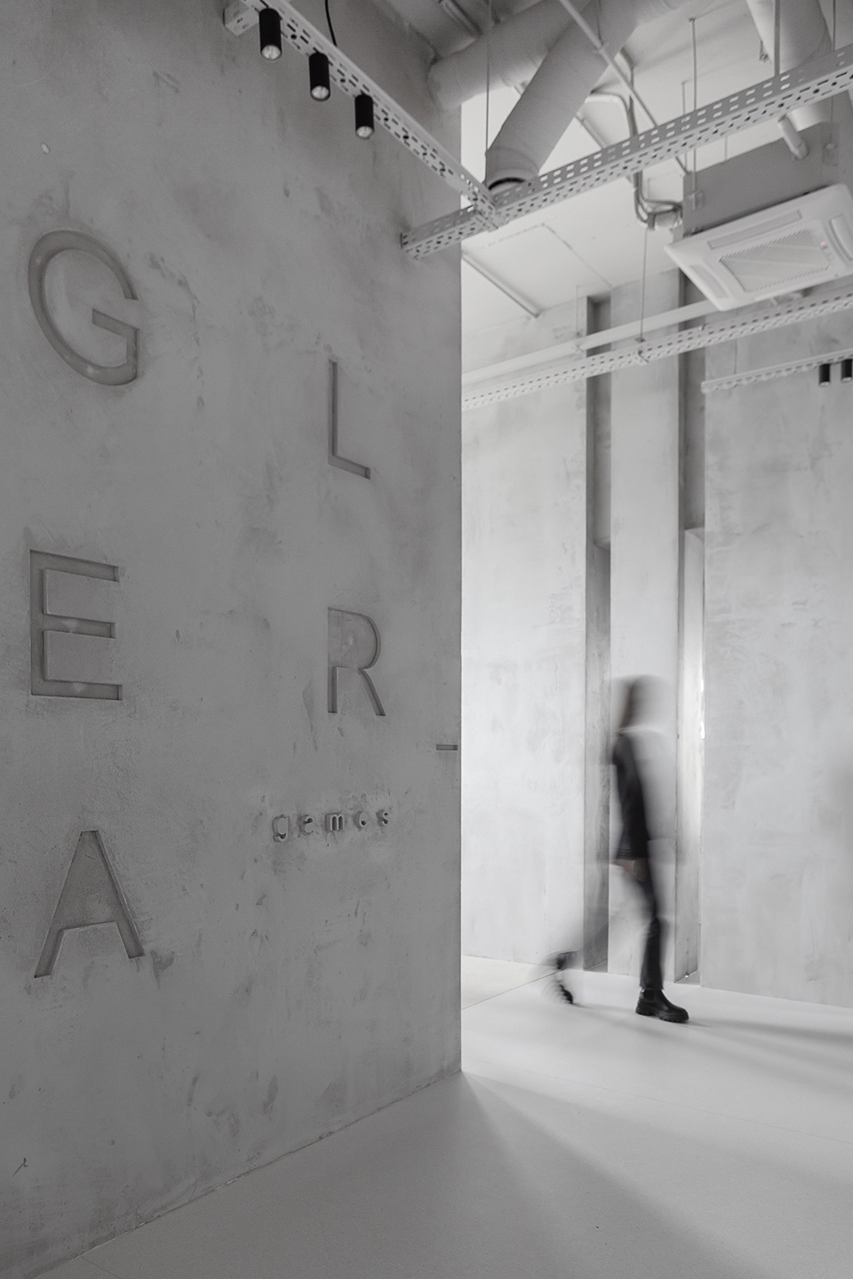 luch 6 office by kotra architects