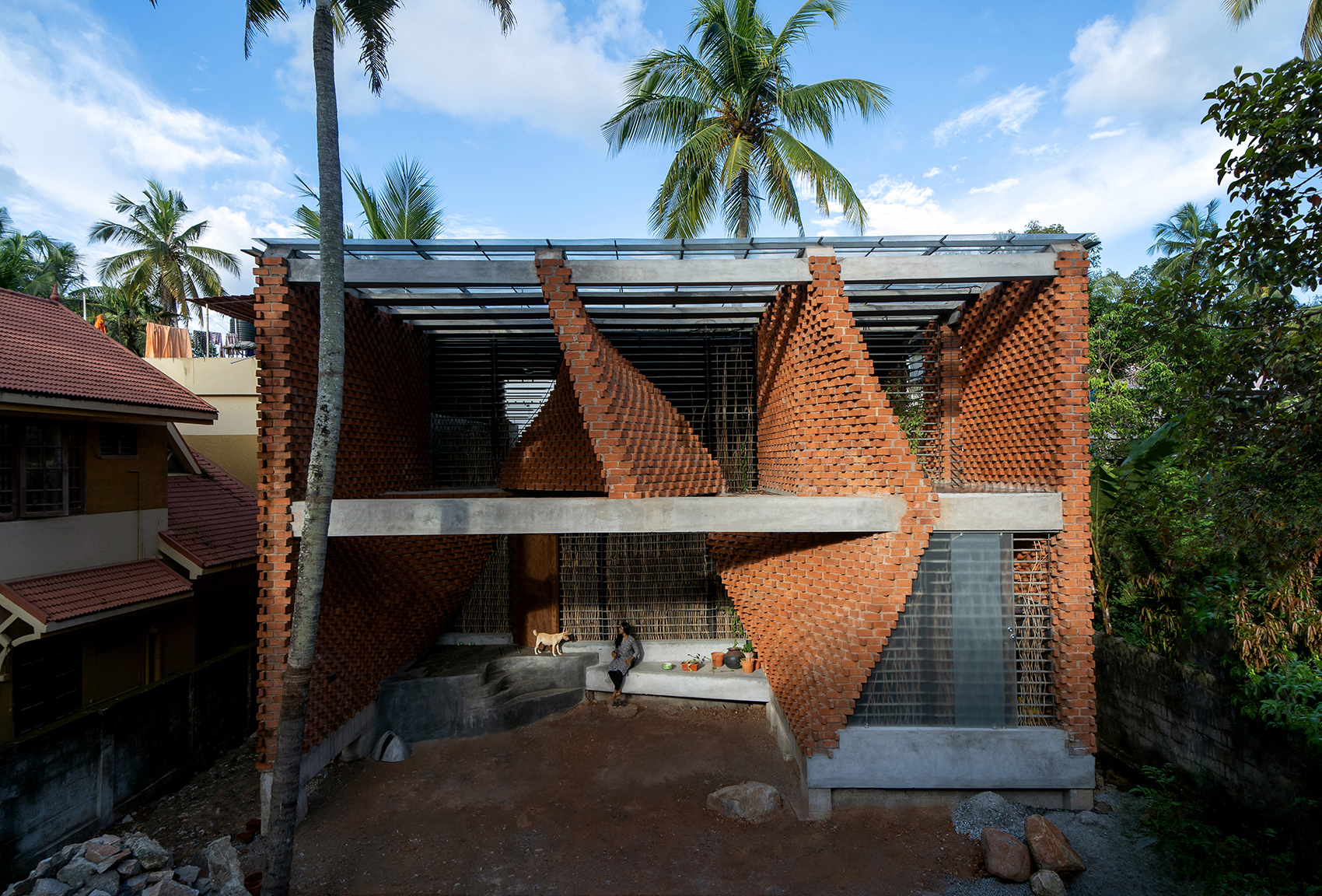 pirouette house by wallmakers
