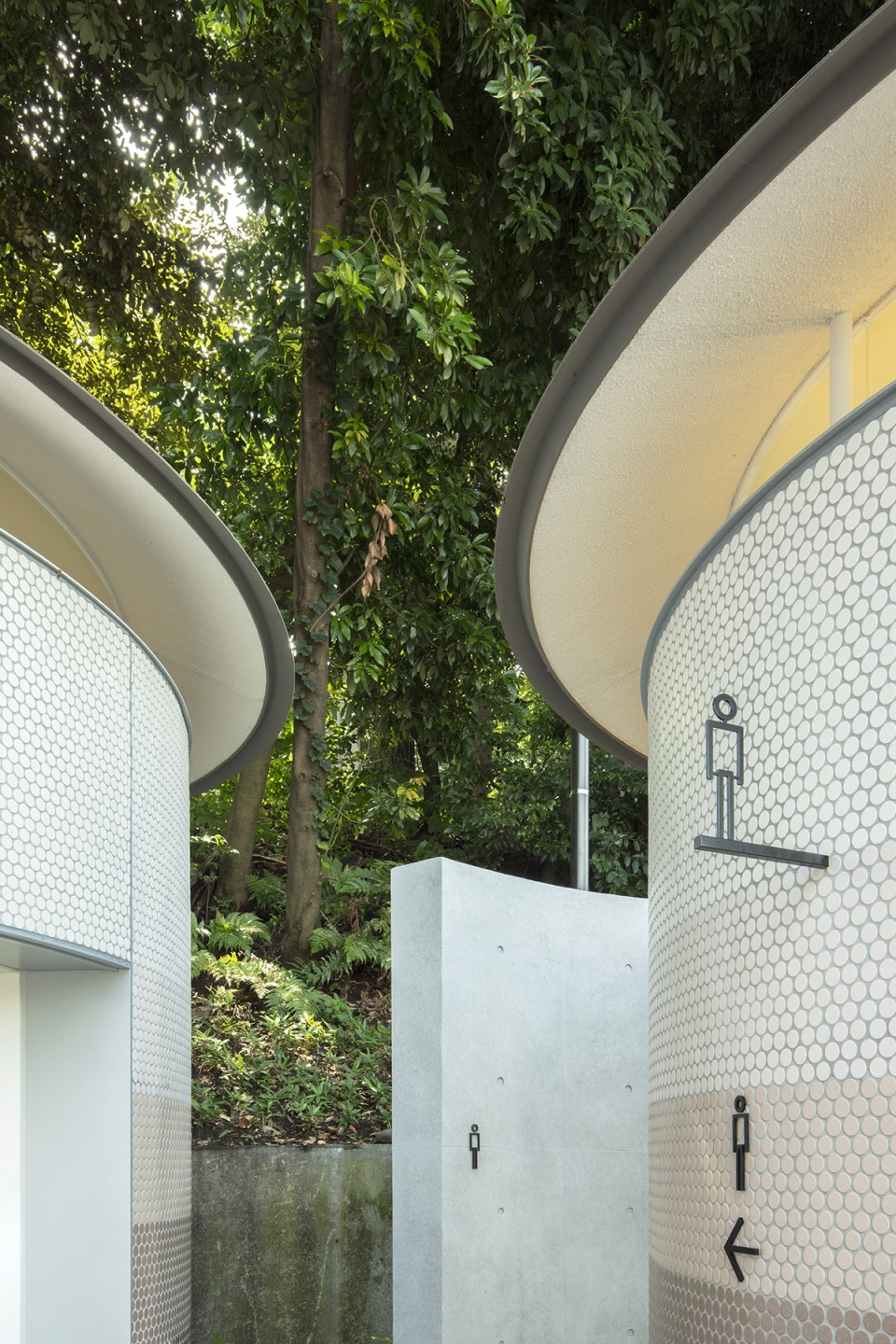 yoyogi hachiman public toilet by toyo ito associates architects