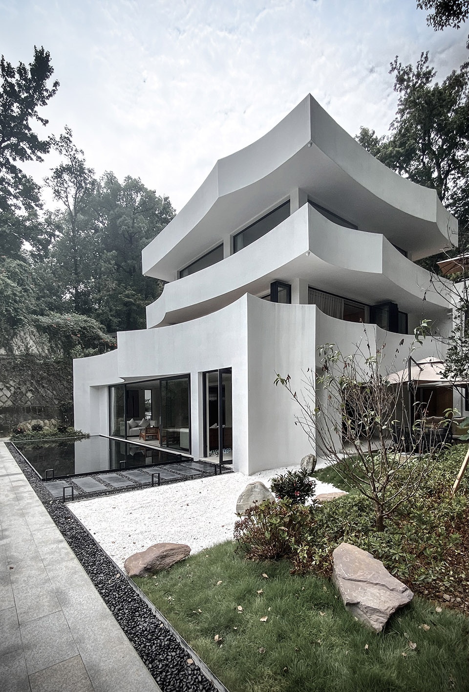 Met Yoga studio China by Fine Arch design studio