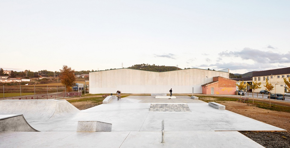 NAVARCLES SKATEPLAZA By PMAM SKATE ARCHITECTS