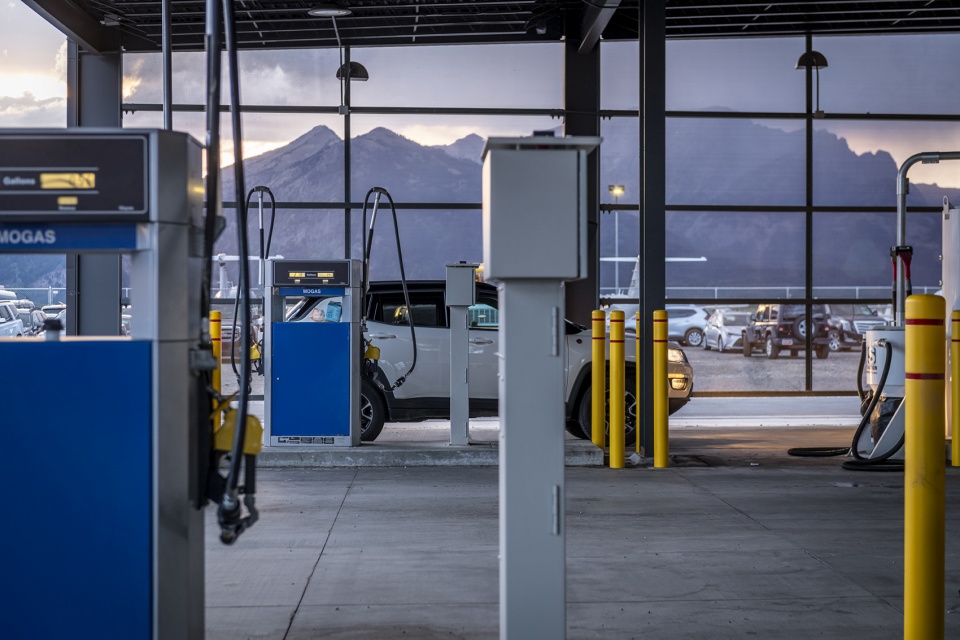 jackson hole airport qta by clb architects
