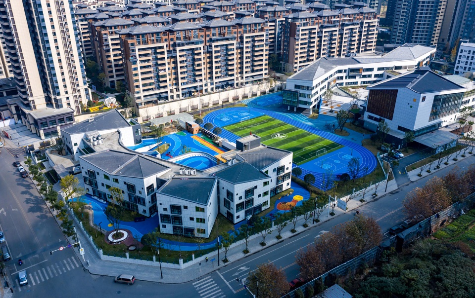 Longquan Tianli Primary School by Jas design