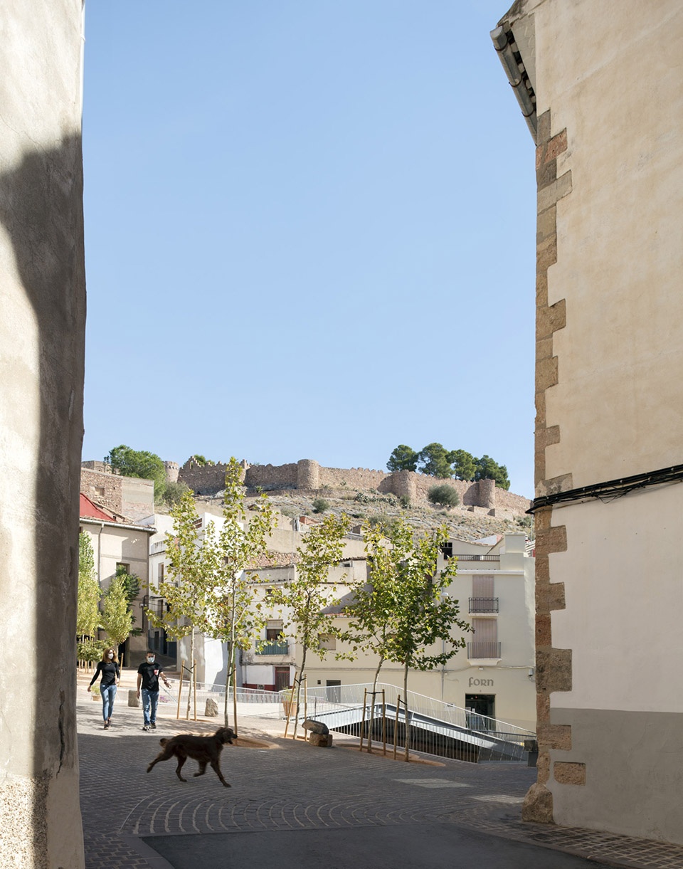 SYNAGOGUE SQUARE by el fabricante de espheras Grupo Aranea Cel Ras Arquitectura