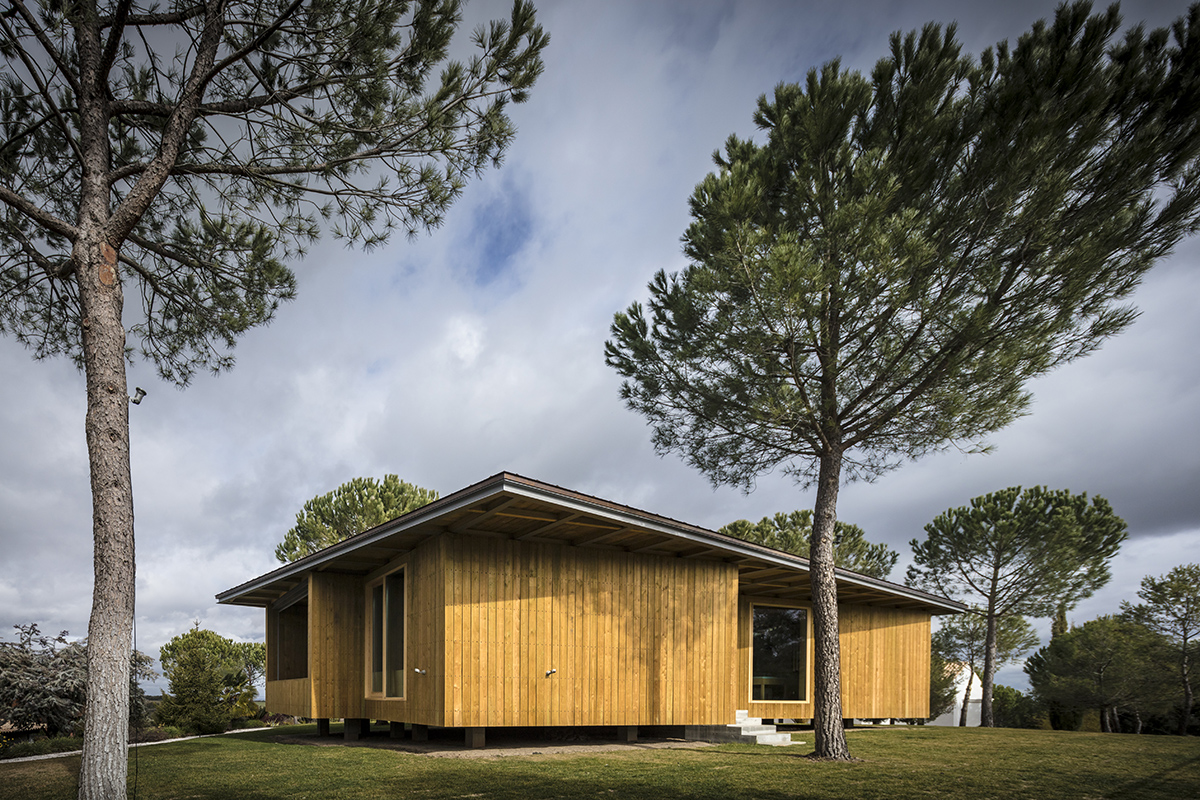 barrocas homestead main house expansion and pavilion by carlos castanheira