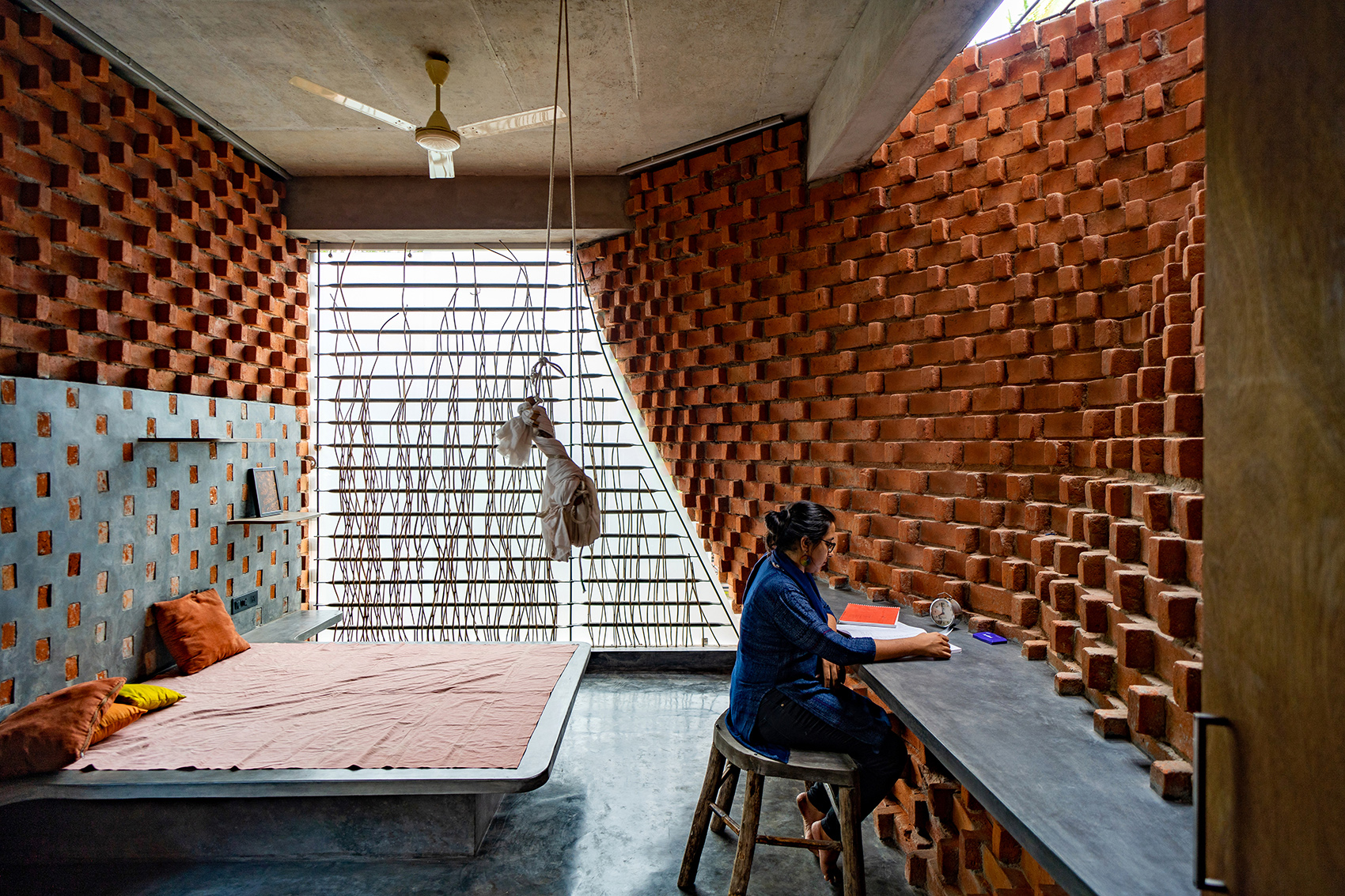 pirouette house by wallmakers