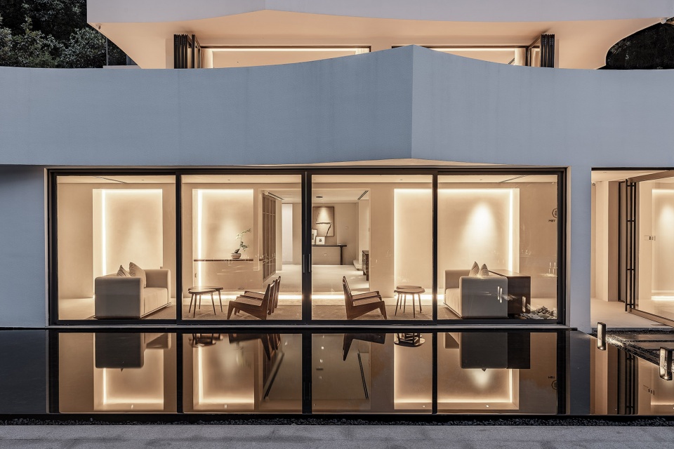 Met Yoga studio China by Fine Arch design studio