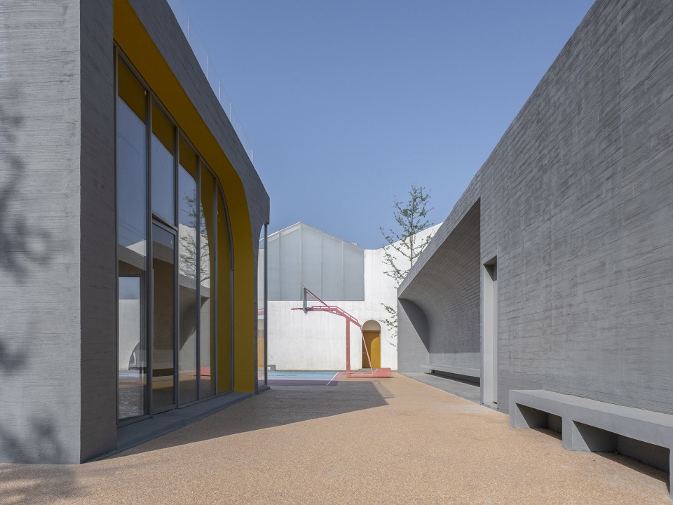 the qinchang village town hall china by studio 10