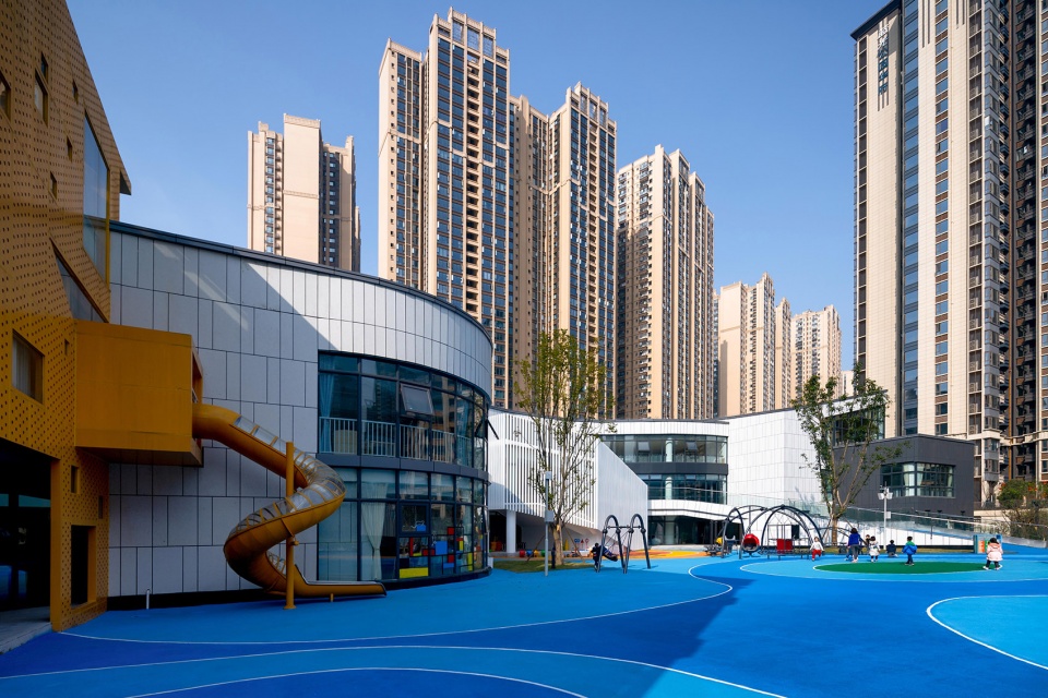 Longquan Tianli Primary School by Jas design