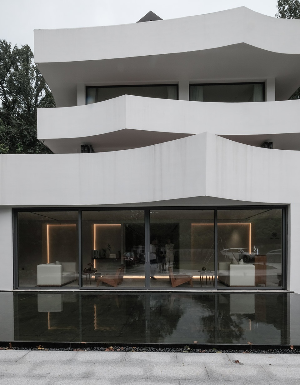 Met Yoga studio China by Fine Arch design studio